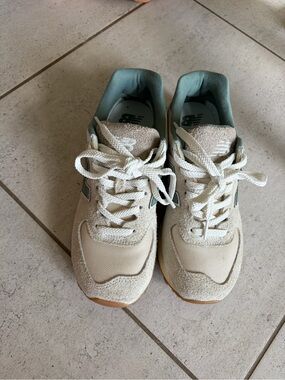 New Balance 574 - Calcium / New Spruce- Ladies 6.5